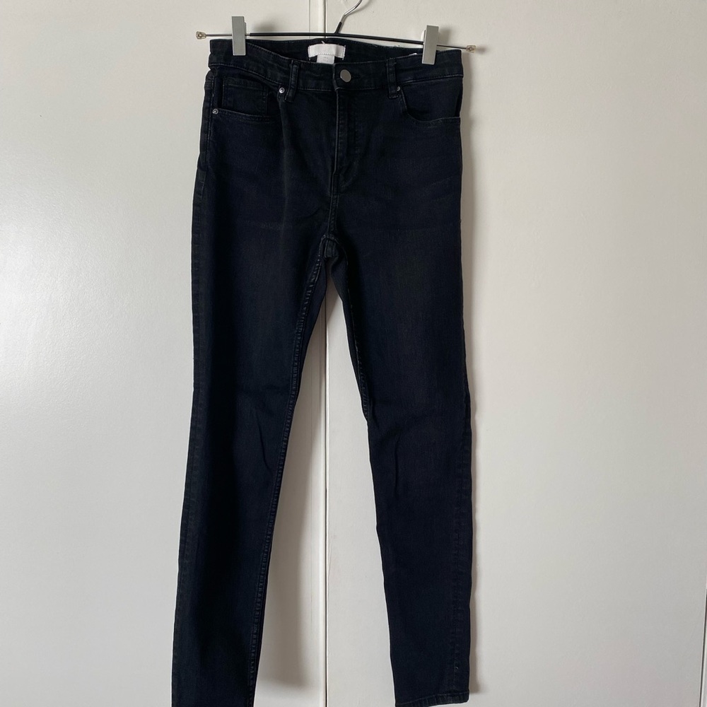 🛍️🛍️🛍️H&M Black Skinny Jeans Form-Fitting Denim